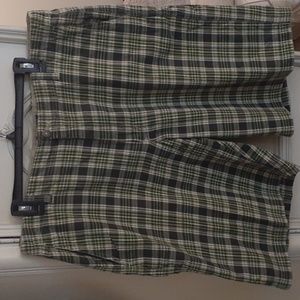 IZOD Men's Plaid  Bermuda